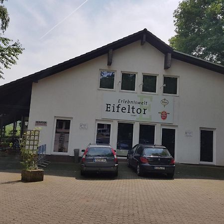 Hotel-Restaurant-Eifeltor Mechernich Exterior foto